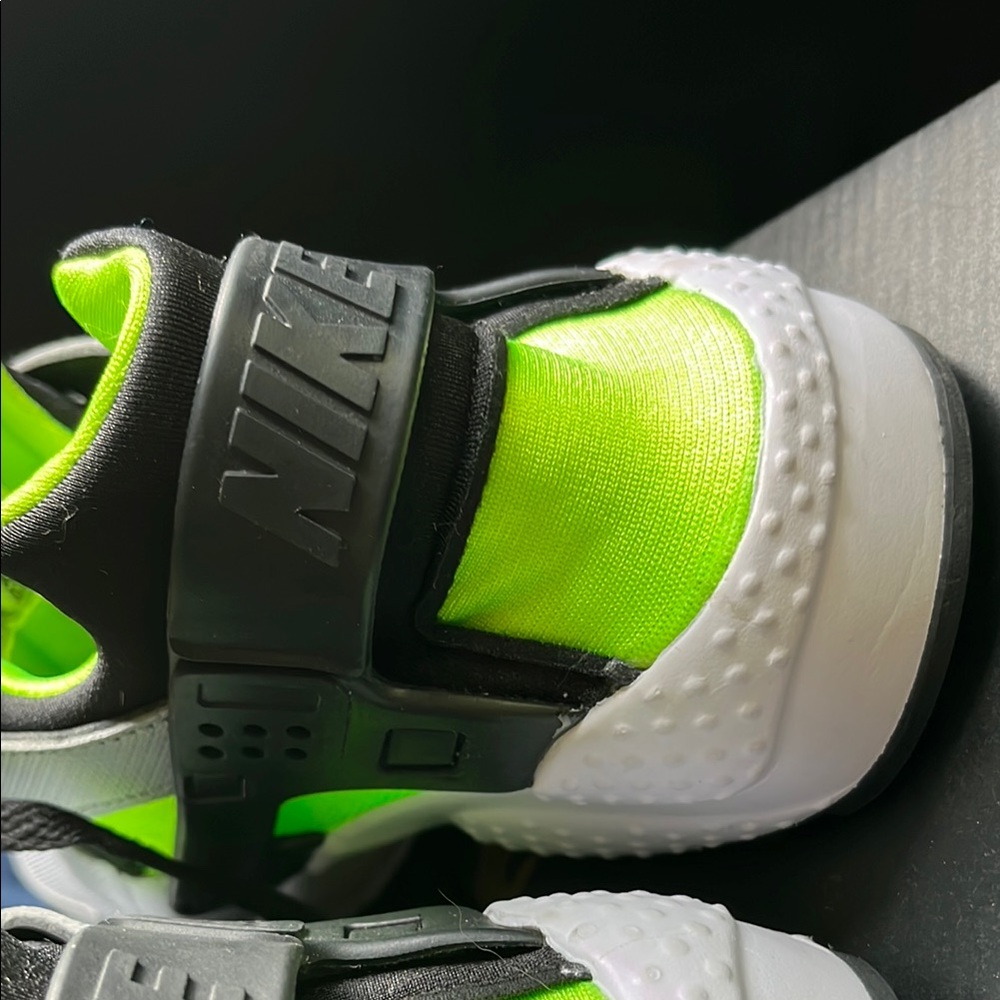 LAST CHANCE Nike Huarache sneakers - Picture 13 of 16